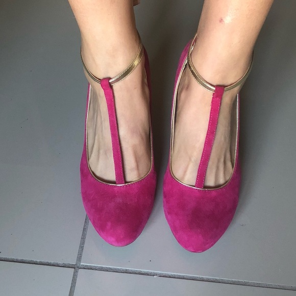 Like new! Sole Society pink and gold tstrap - Picture 2 of 5